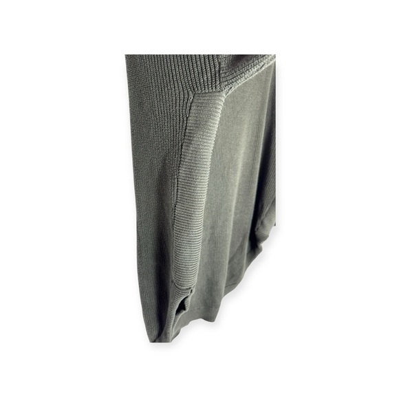 Express Olive Green Cotton Knit V Neck Quarter Sleeve Round Hem Sweater Large - Picture 3 of 6